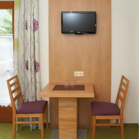 Haus Markus Strolz Bed & Breakfast