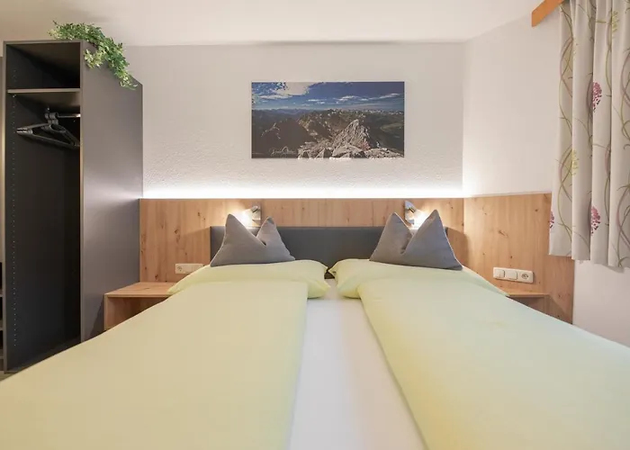 豪斯马库斯特劳兹酒店 住宿加早餐酒店 圣安东阿尔贝格