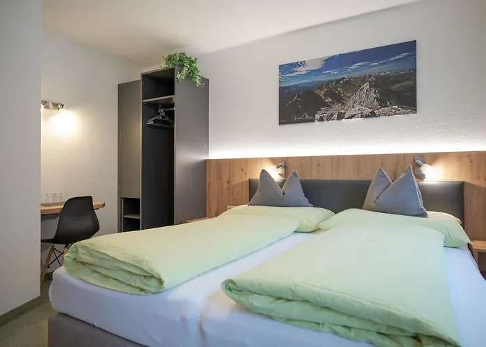 豪斯马库斯特劳兹酒店 住宿加早餐酒店