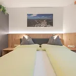 Haus Markus Strolz Bed & Breakfast Sankt Anton am Arlberg